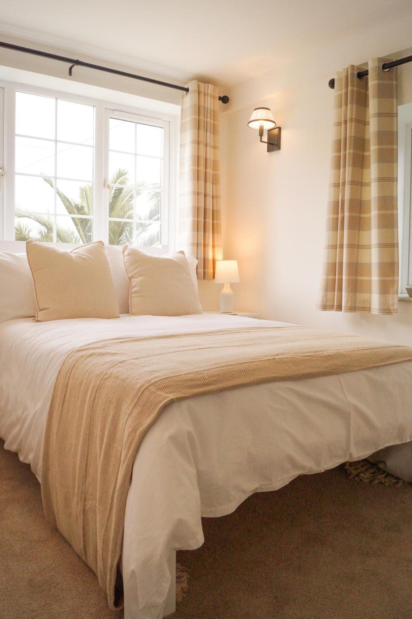 Lemon Tree Inn - Newly Refurbished Coastal Stay Swyre エクステリア 写真